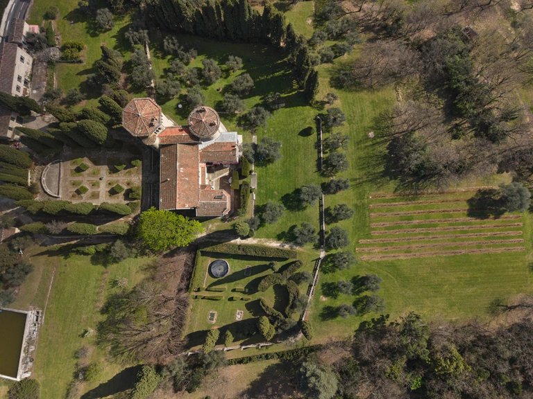 Villa for Sale in Contes, Nice Area 15