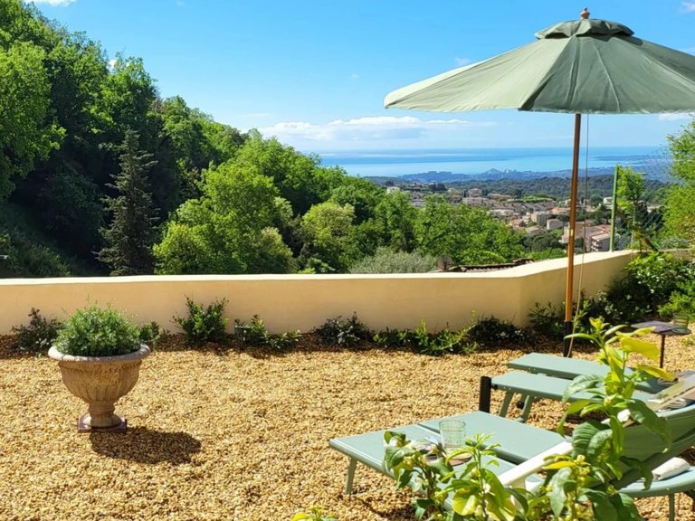 Villa for Sale in Vence, Vence, St. Paul Area 2