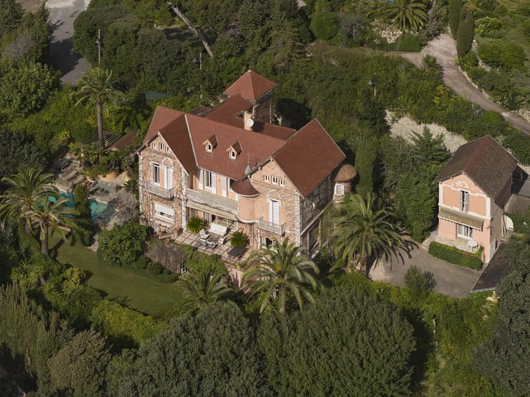 Villa for Sale in Cannes, Cannes Area 1