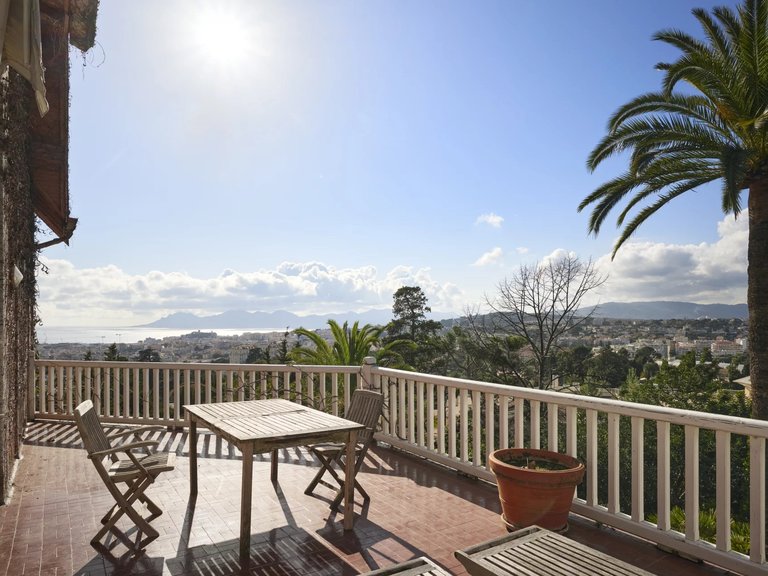 Villa for Sale in Cannes, Cannes Area 3