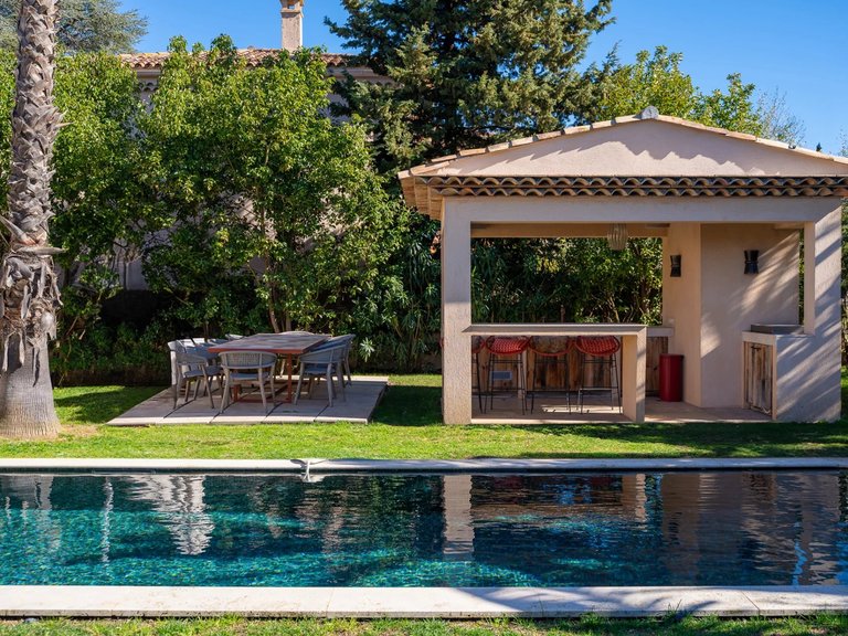 Villa for Sale in Saint Tropez, St. Tropez, Grimaud Area 3