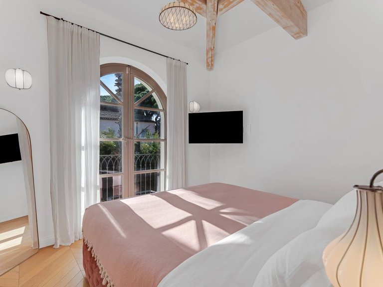 Villa for Sale in Saint Tropez, St. Tropez, Grimaud Area 9