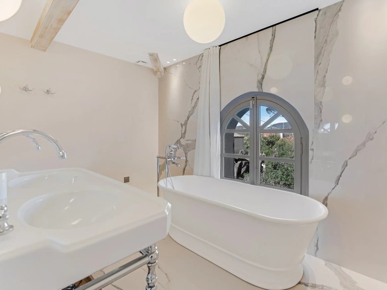 Villa for Sale in Saint Tropez, St. Tropez, Grimaud Area 10