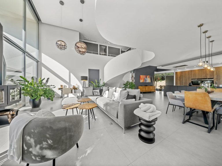 Villa for Sale in Valbonne, Mougins, Valbonne, Grasse Area 5