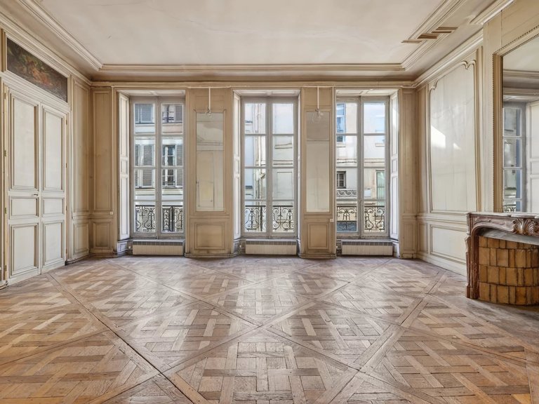Apartment for Sale in 7th (invalides, Eiffel Tower, Orsay), Paris Left Bank (5th,6th & 7th ) 3