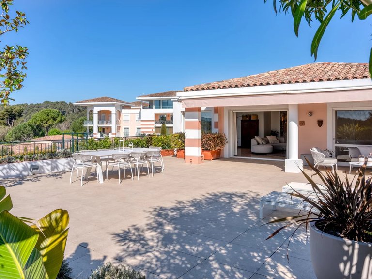 Villa for Sale in Mougins, Mougins, Valbonne, Grasse Area 12