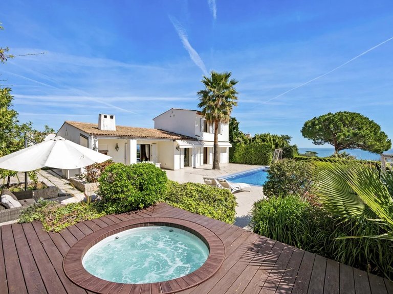 Villa for Sale in Villeneuve Loubet, Antibes Area 6