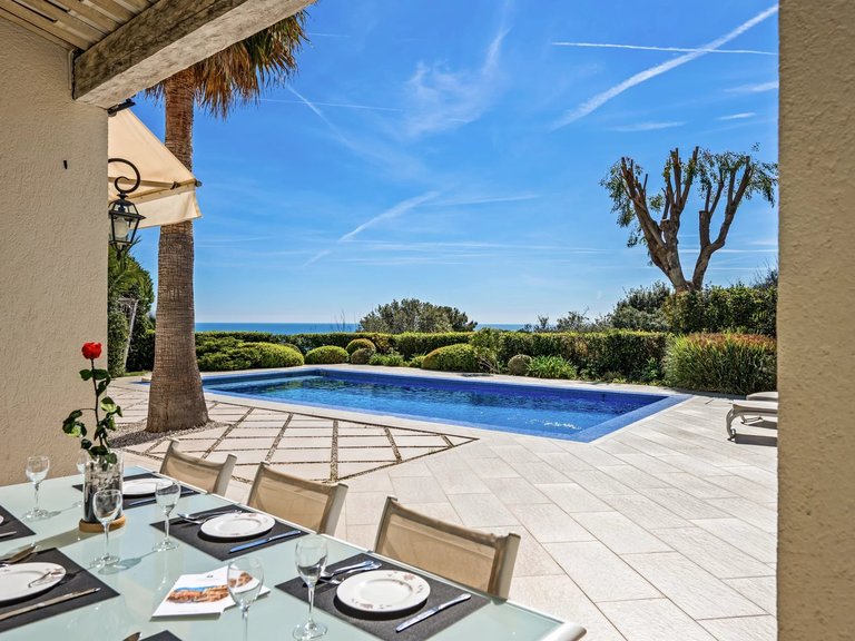 Villa for Sale in Villeneuve Loubet, Antibes Area 7