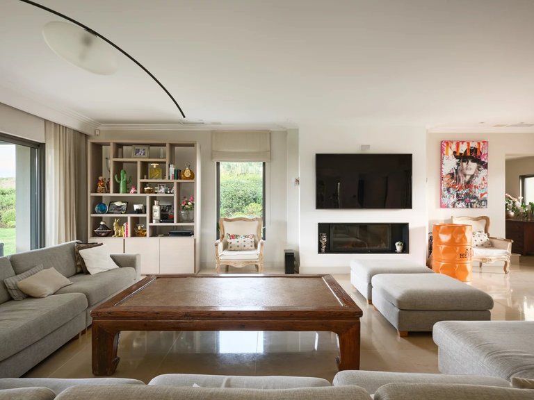 Villa for Sale in Saint Tropez, St. Tropez, Grimaud Area 8