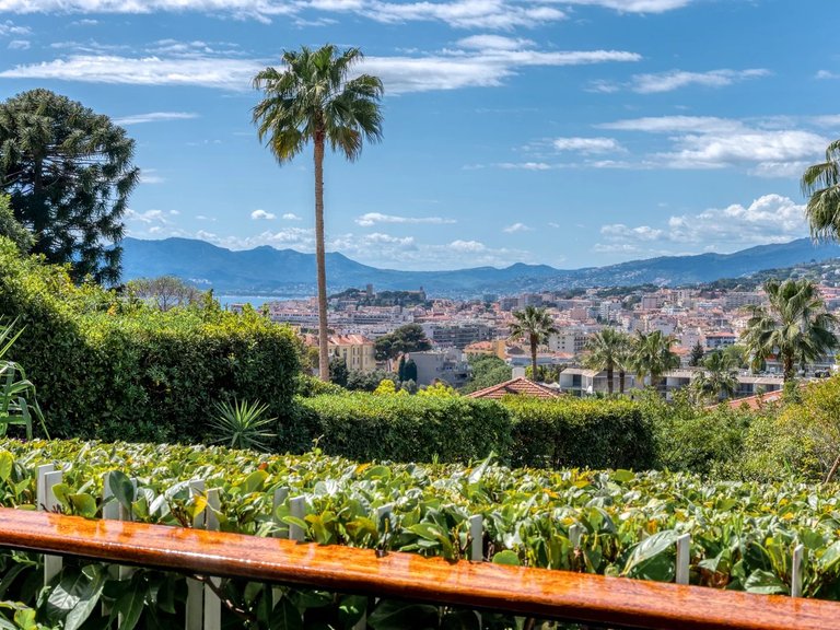 Apartment for Sale in Cannes, Cannes Area 1