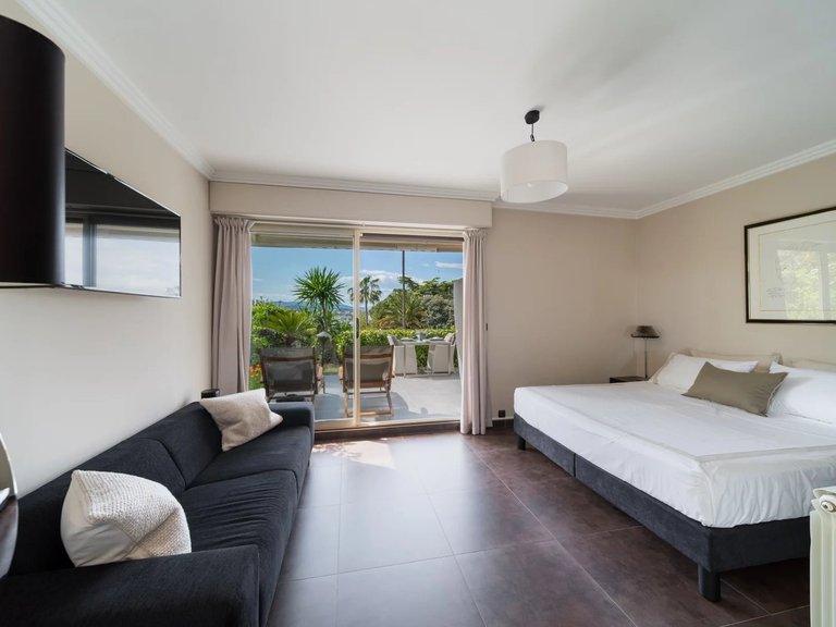 Apartment for Sale in Cannes, Cannes Area 10