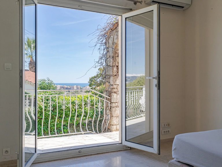 Villa for Sale in Mandelieu La Napoule, Cannes Area 5