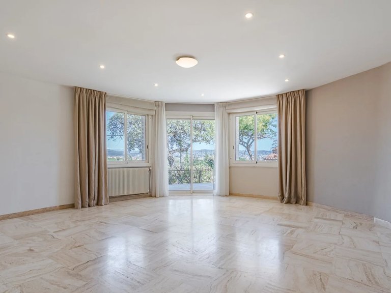 Villa for Sale in Mandelieu La Napoule, Cannes Area 7