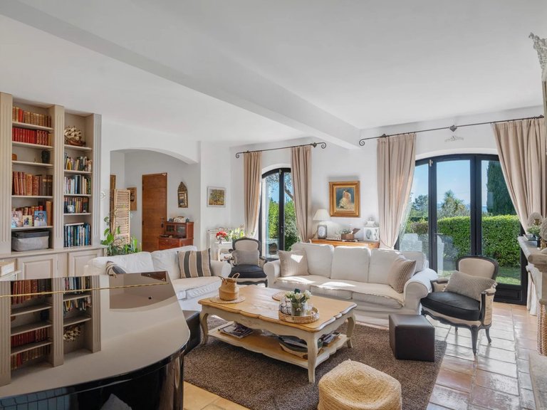 Villa for Sale in Tourrettes, Var Countryside (fayence, Lorgues, Cotignac) 11