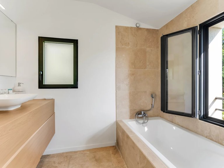 Villa for Sale in La Croix Valmer, St. Tropez, Grimaud Area 15
