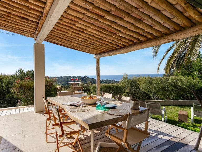 Villa for Sale in La Croix Valmer, St. Tropez, Grimaud Area 9