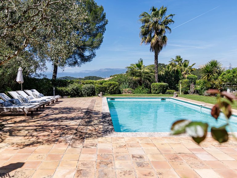 Villa for Sale in Cannes, Cannes Area 1