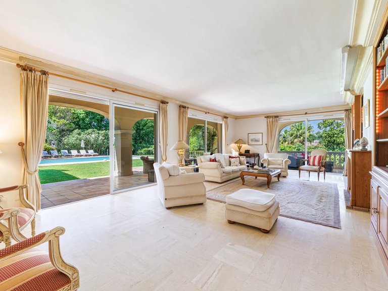 Villa for Sale in Cannes, Cannes Area 11