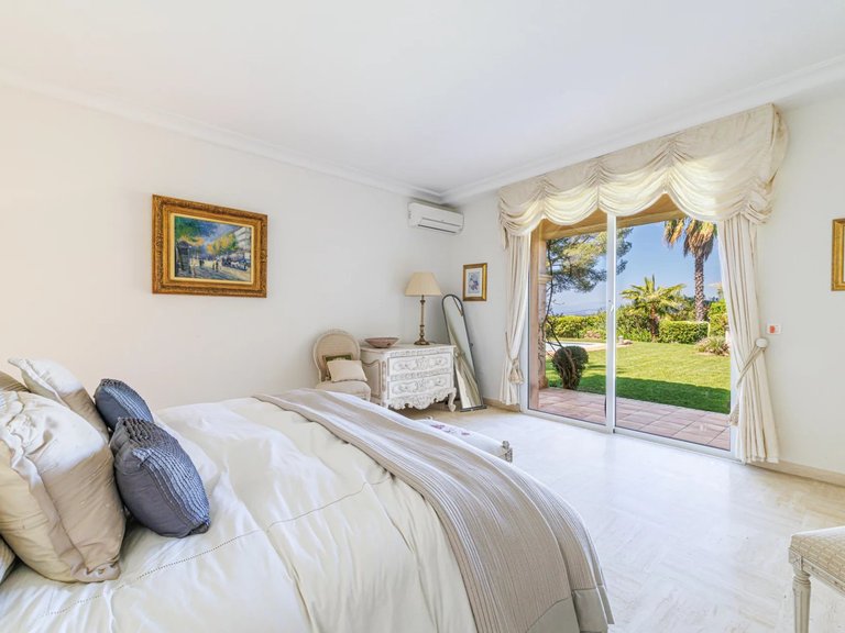 Villa for Sale in Cannes, Cannes Area 14