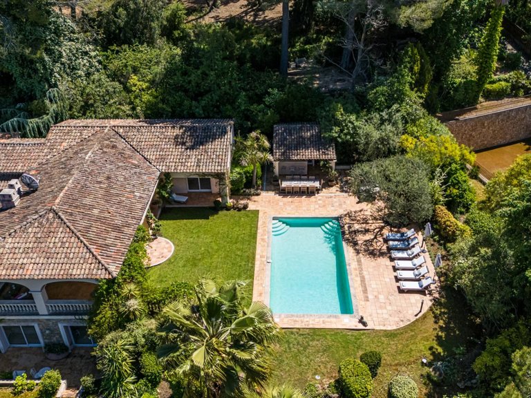 Villa for Sale in Cannes, Cannes Area 17