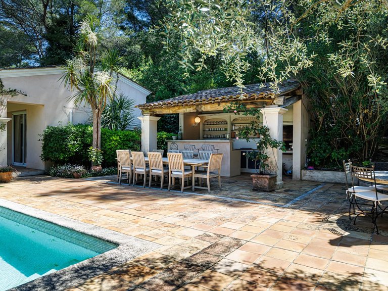 Villa for Sale in Cannes, Cannes Area 5