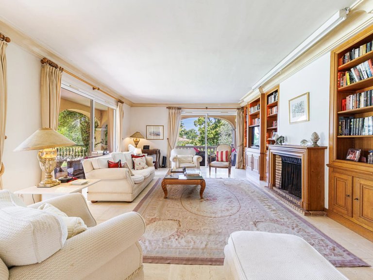 Villa for Sale in Cannes, Cannes Area 9