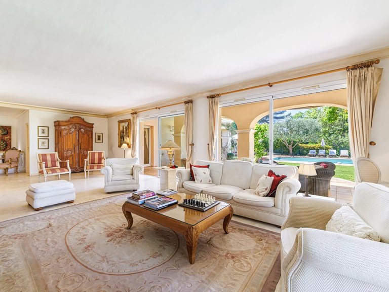Villa for Sale in Cannes, Cannes Area 10