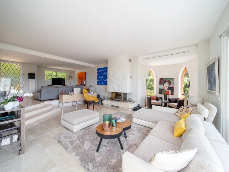 Villa for Sale in Le Cannet, Cannes Area 10