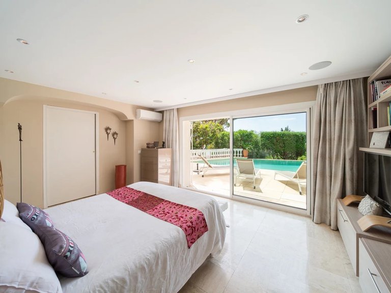 Villa for Sale in Le Cannet, Cannes Area 15