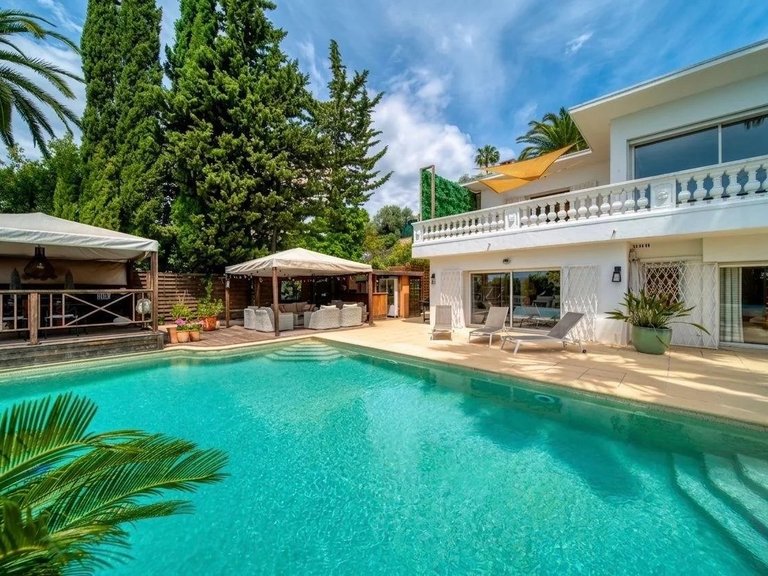 Villa for Sale in Le Cannet, Cannes Area 18