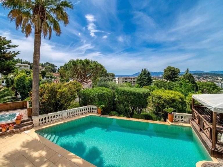 Villa for Sale in Le Cannet, Cannes Area 19