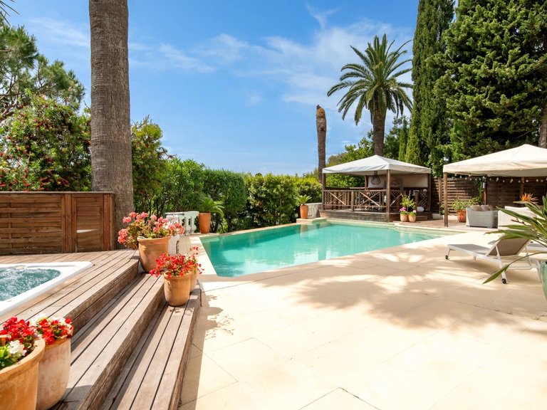 Villa for Sale in Le Cannet, Cannes Area 3