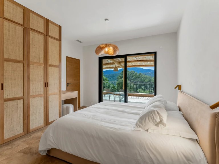Villa for Sale in La Croix Valmer, St. Tropez, Grimaud Area 9