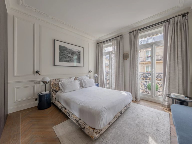 Apartment for Sale in 8th (golden Triangle - Parc Monceau), Golden Triangle - Trocadéro (8th - 16th) 8