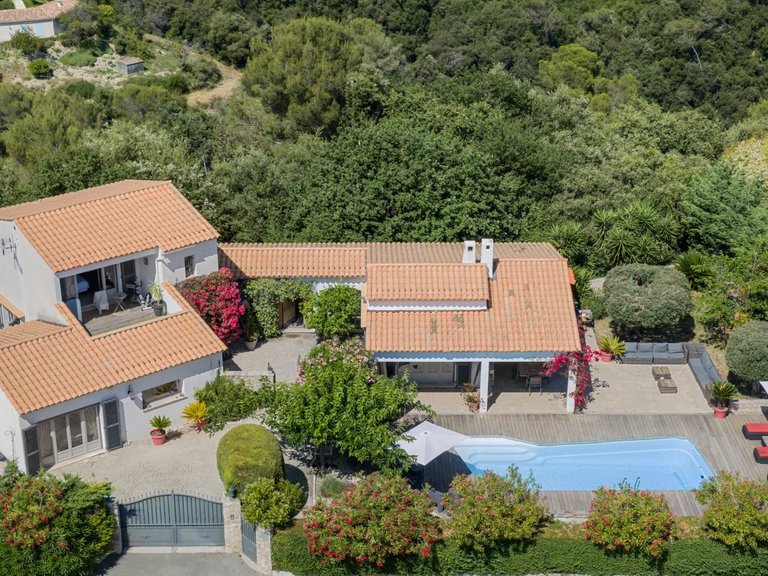 Villa for Sale in Cagnes Sur Mer, Antibes Area 1