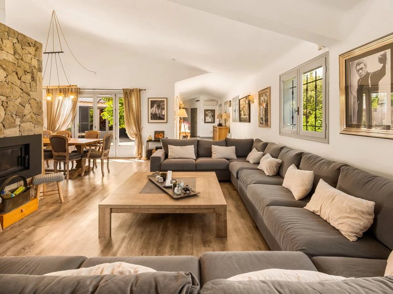 Villa for Sale in Cagnes Sur Mer, Antibes Area 4