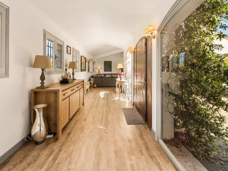 Villa for Sale in Cagnes Sur Mer, Antibes Area 6