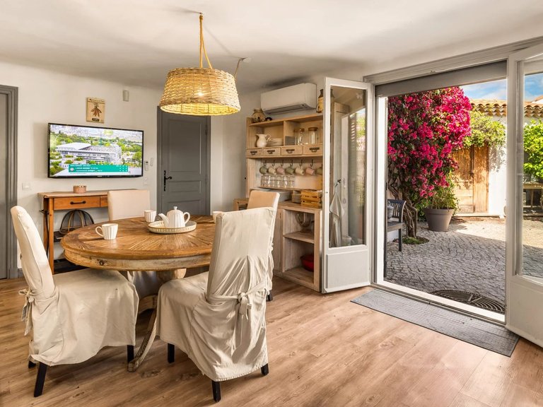 Villa for Sale in Cagnes Sur Mer, Antibes Area 8
