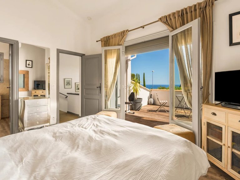 Villa for Sale in Cagnes Sur Mer, Antibes Area 10