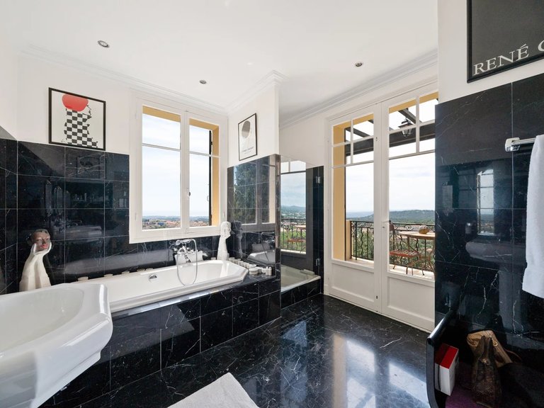 Villa for Sale in Vence, Vence, St. Paul Area 12