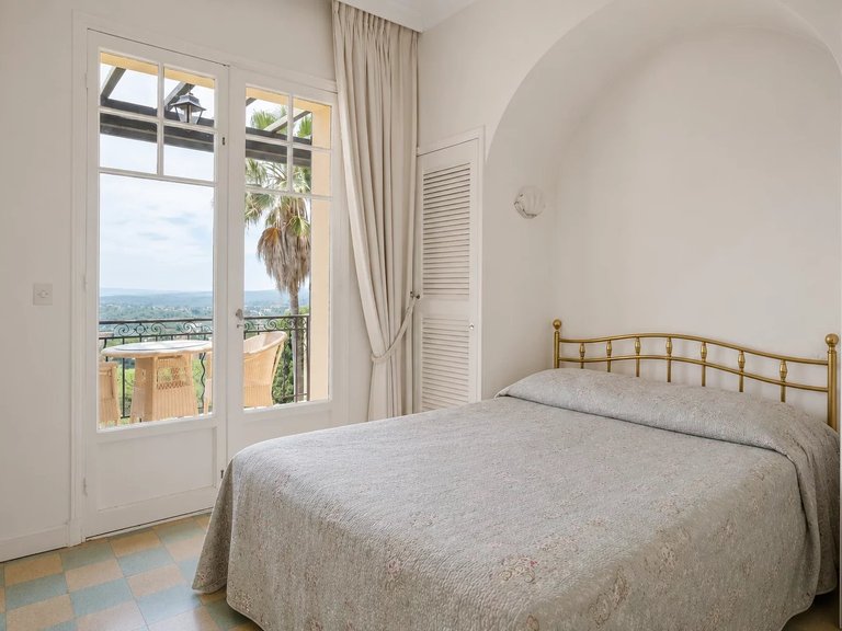 Villa for Sale in Vence, Vence, St. Paul Area 14