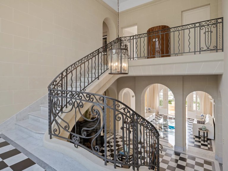 Villa for Sale in Vence, Vence, St. Paul Area 5