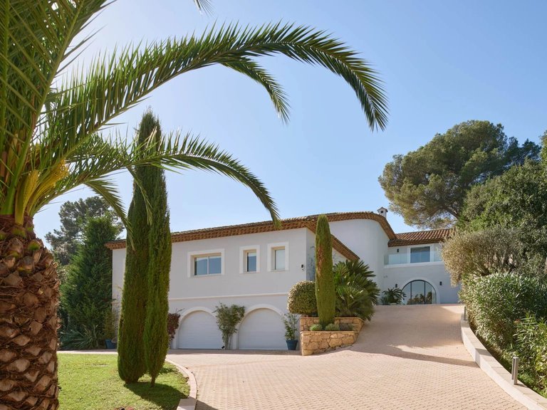 Villa for Sale in Valbonne, Mougins, Valbonne, Grasse Area 2