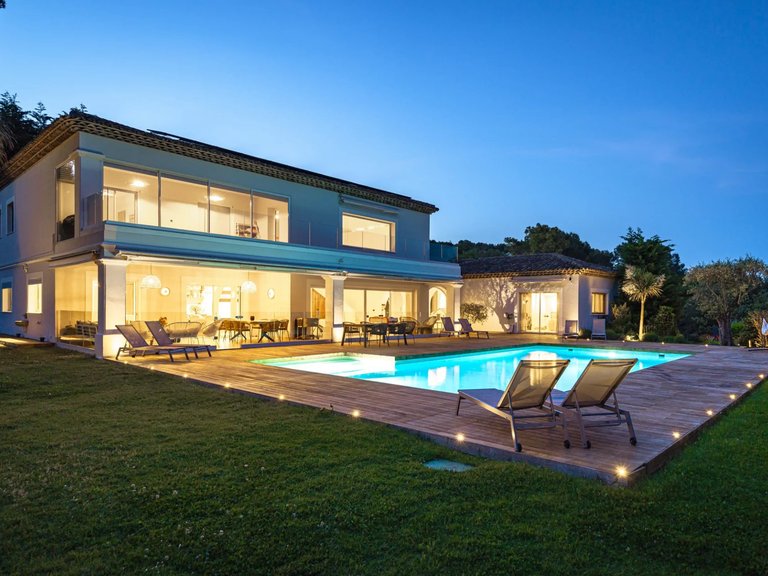 Villa for Sale in Valbonne, Mougins, Valbonne, Grasse Area 14