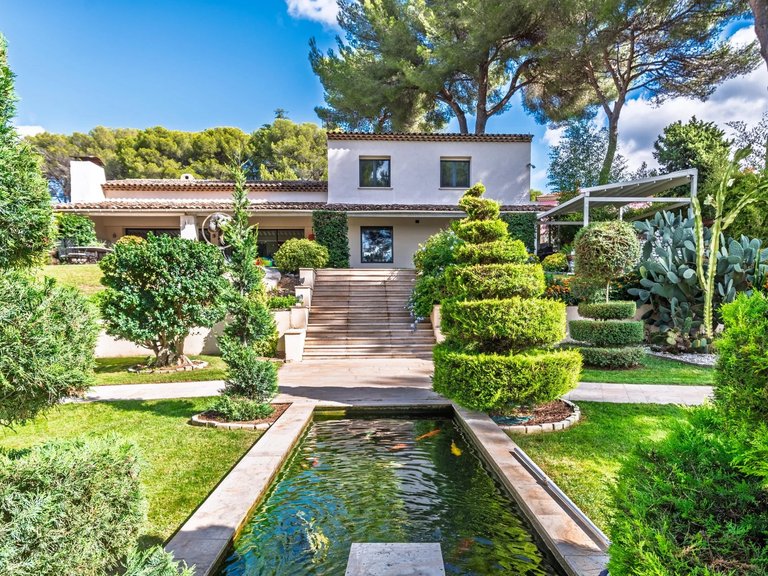 Villa for Sale in Biot, Mougins, Valbonne, Grasse Area 1