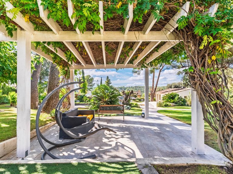 Villa for Sale in Biot, Mougins, Valbonne, Grasse Area 11