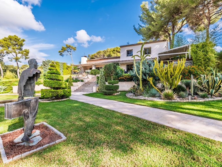 Villa for Sale in Biot, Mougins, Valbonne, Grasse Area 5
