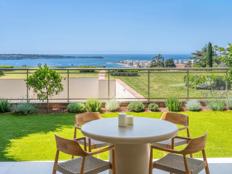 Apartment for Sale in Cannes, Cannes Area 1