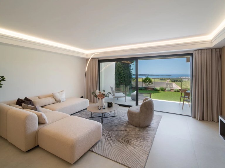 Apartment for Sale in Cannes, Cannes Area 3