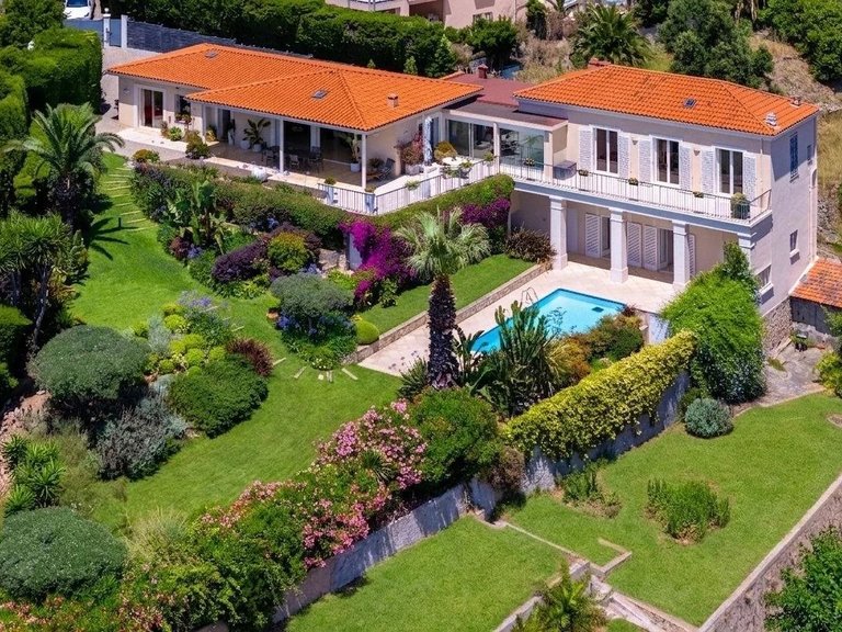 Villa for Sale in Cannes, Cannes Area 1